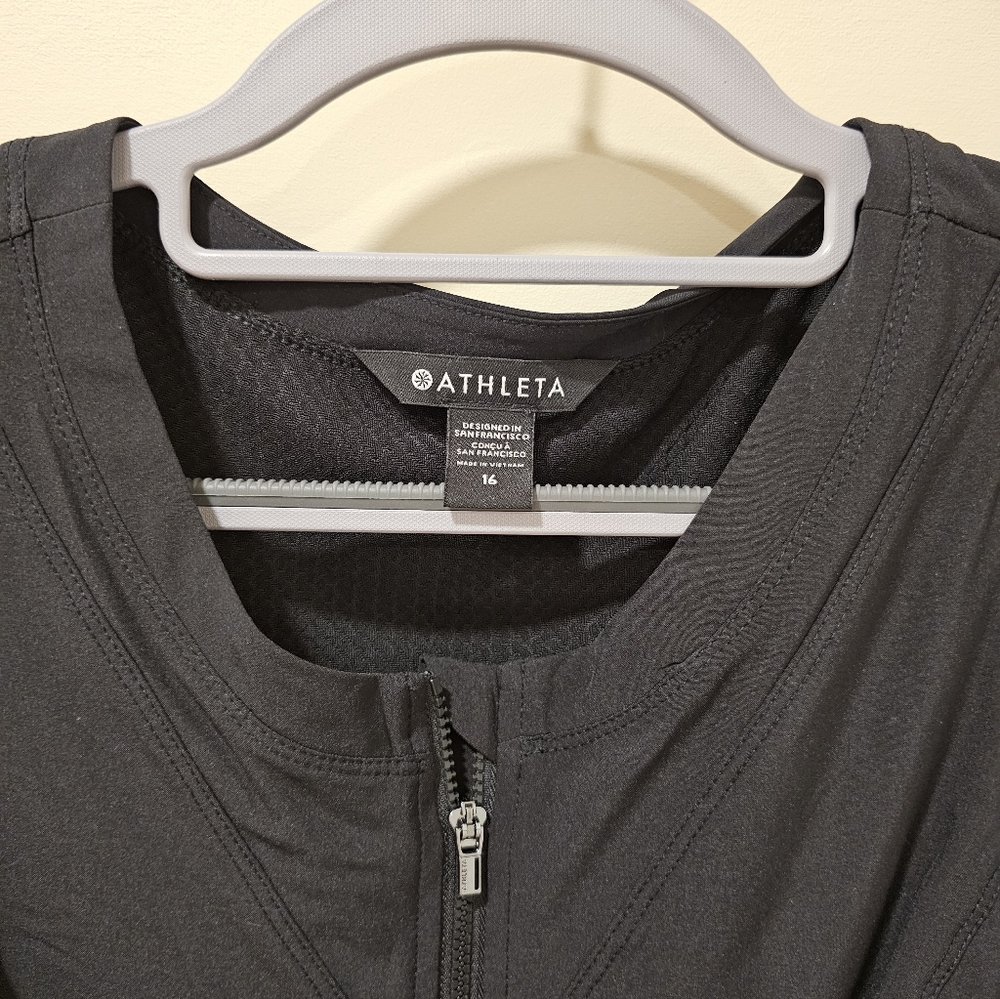 Athleta Venture Out Dress in Black - Picture 15 of 16